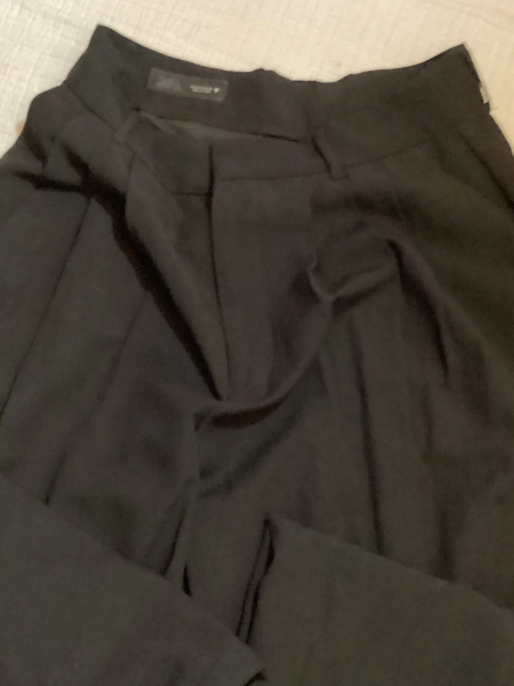 Zara Linen Black Pleated Trousers